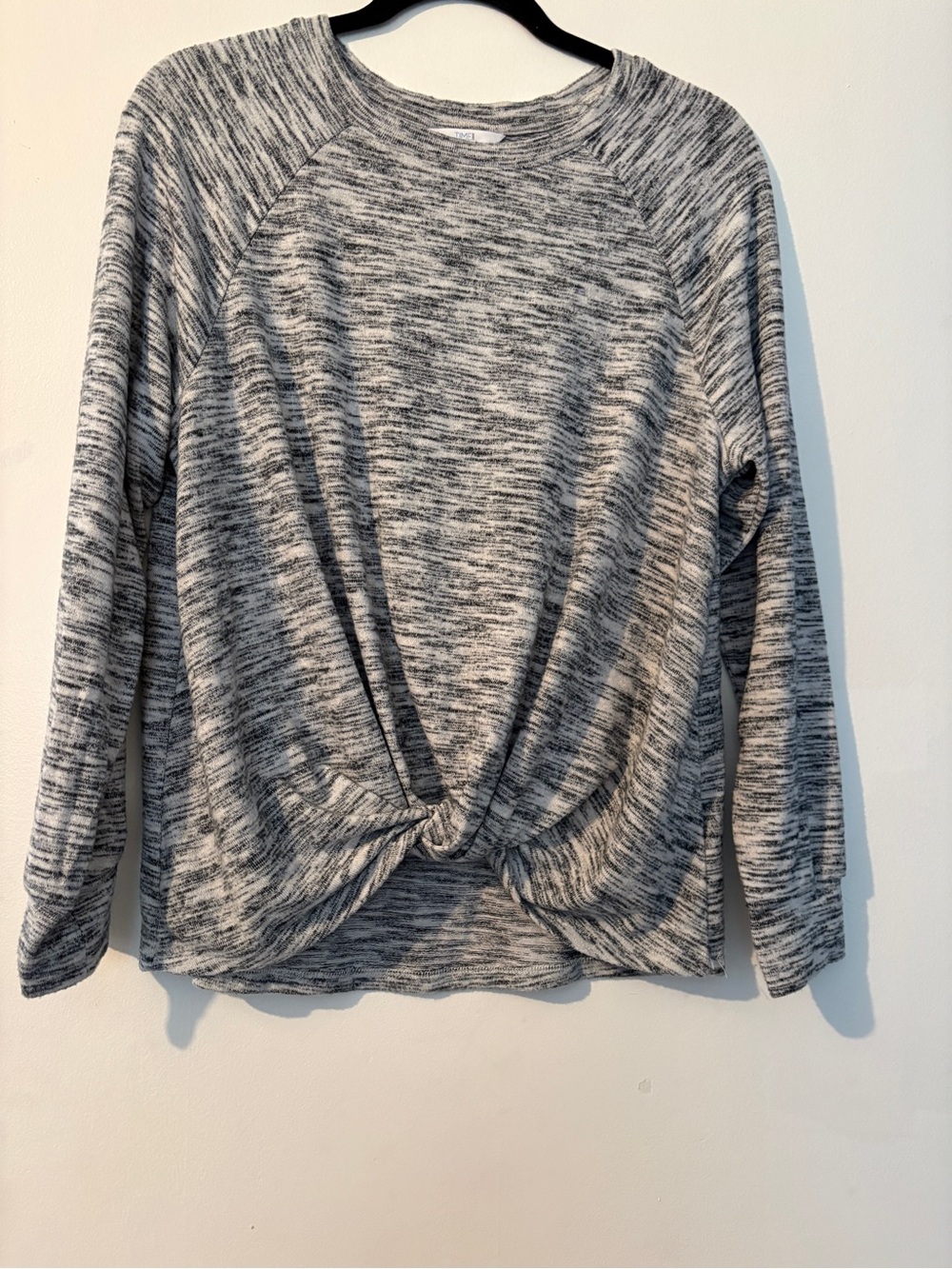 Time and Tru Heathered Gray Knot Front Long Sleeve Top